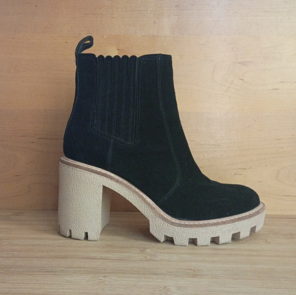 Gianni Bini Boots Size 8 Black Winney Suede Chunky Lug Sole Ankle Booties - Picture 4 of 9